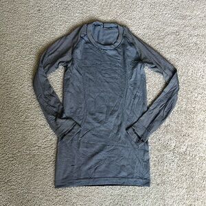 Lululemon swiftly tech long sleeve shirt size 4
